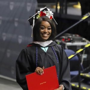 Meet your Posher, Aliza